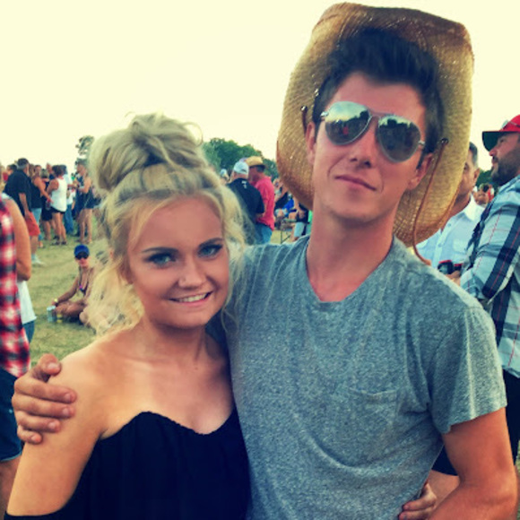 Meet your Posher, Kayla - Picture 1 of 1